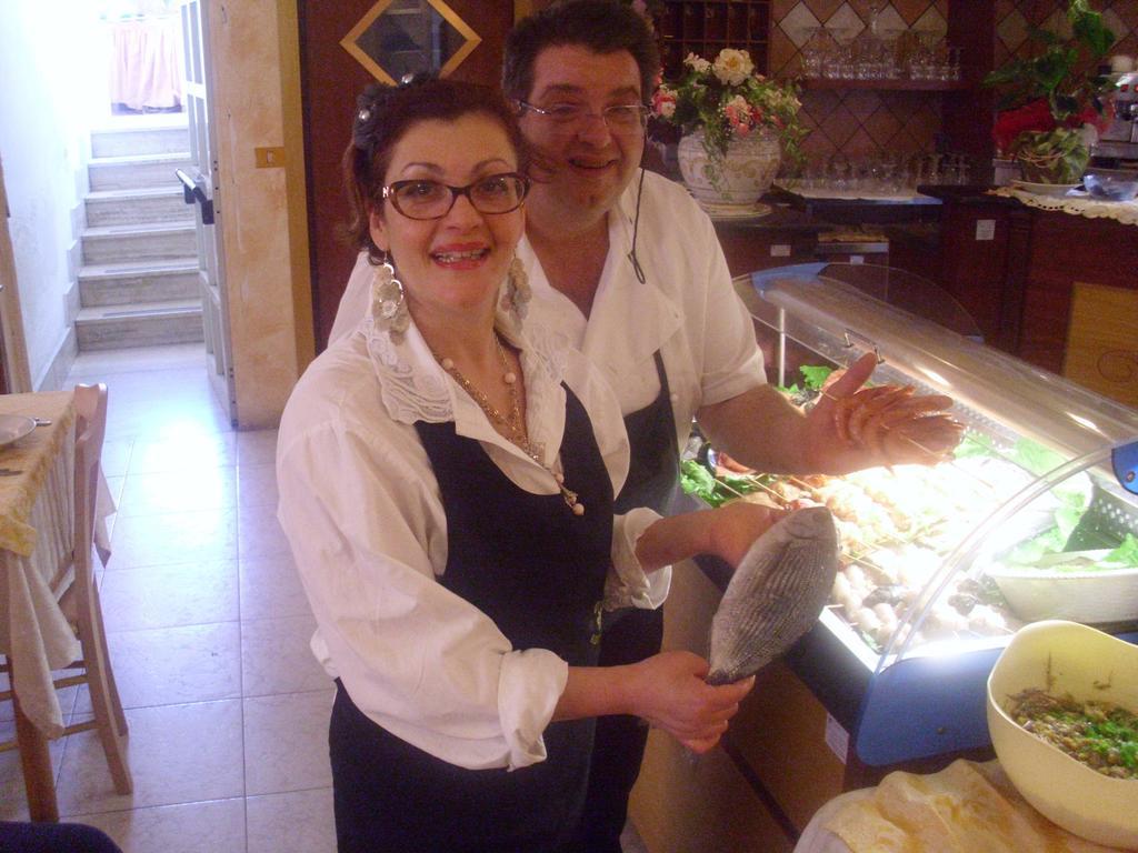Pensione S. Antonio Ristorante Silvia Furci Siculo Eksteriør billede