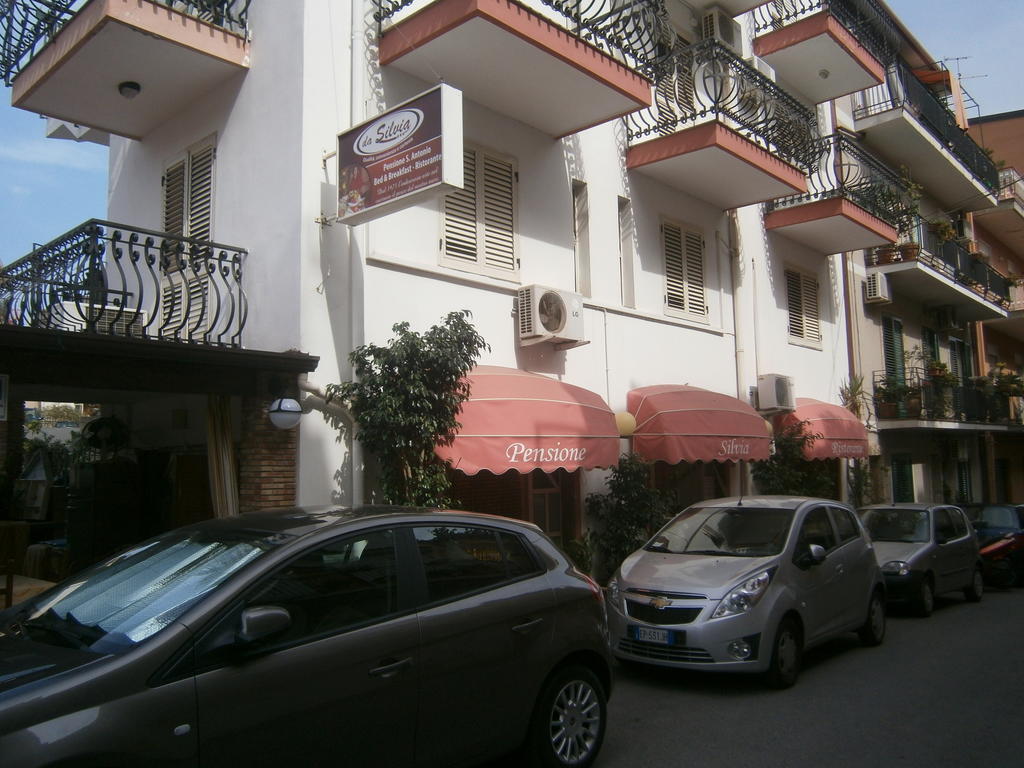 Pensione S. Antonio Ristorante Silvia Furci Siculo Eksteriør billede