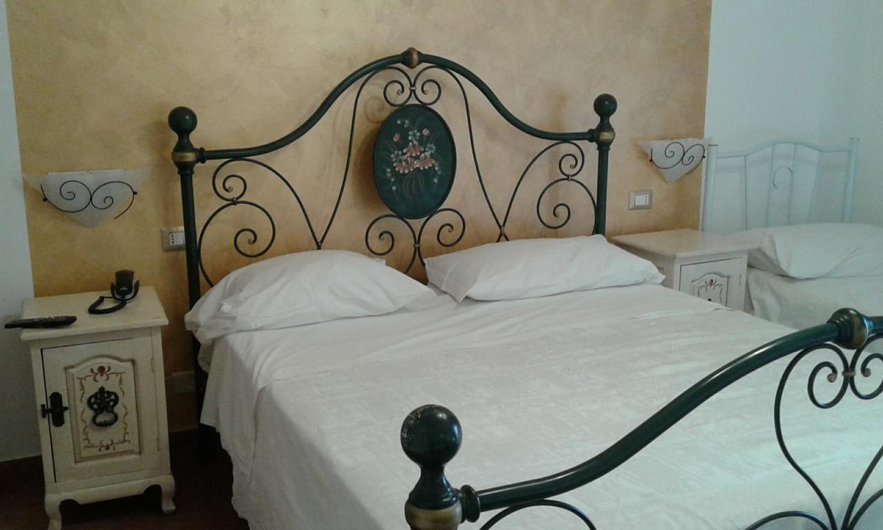 Pensione S. Antonio Ristorante Silvia Furci Siculo Eksteriør billede